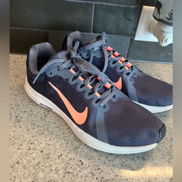 Nike Shoes Ladies Size 7 - Picture 3 of 10